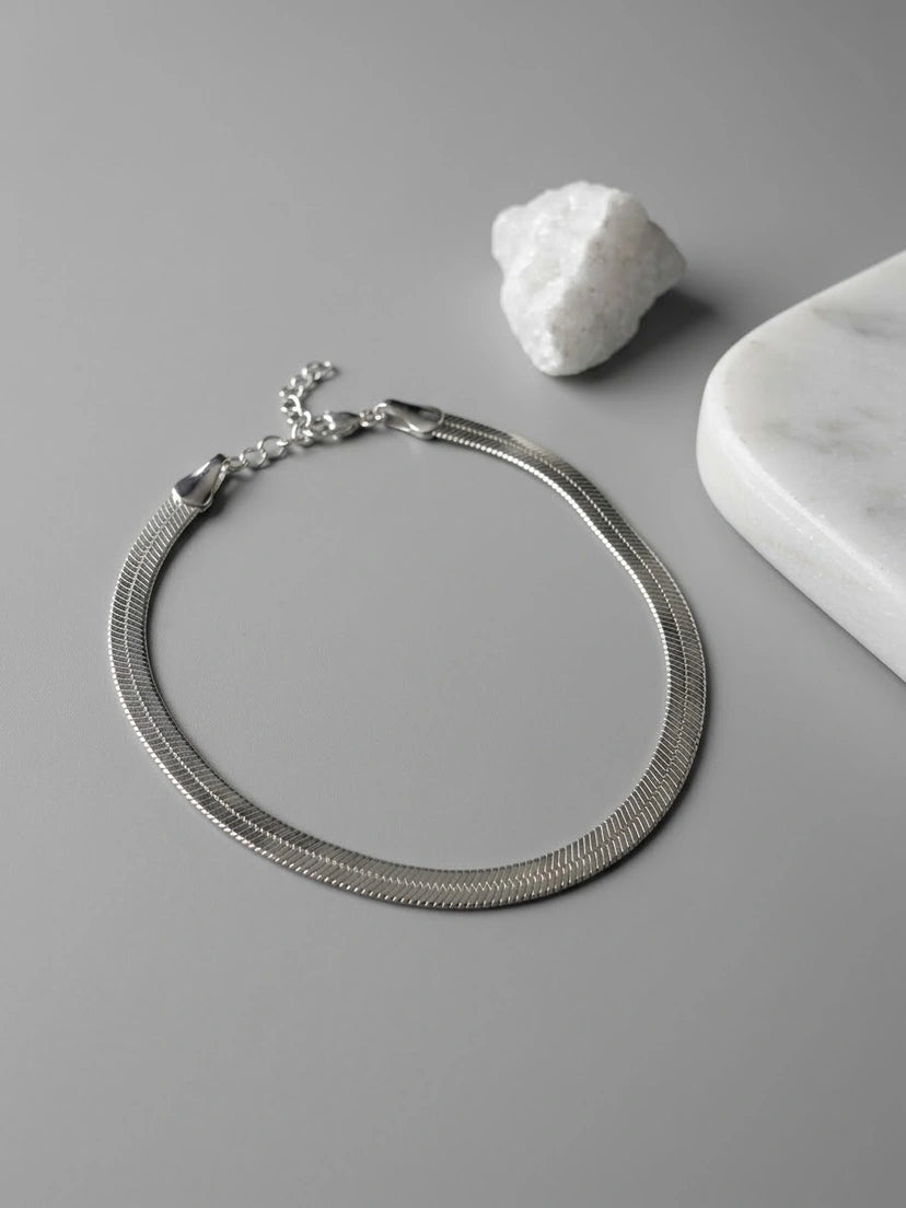 Silver herringbone chain in stainless steel